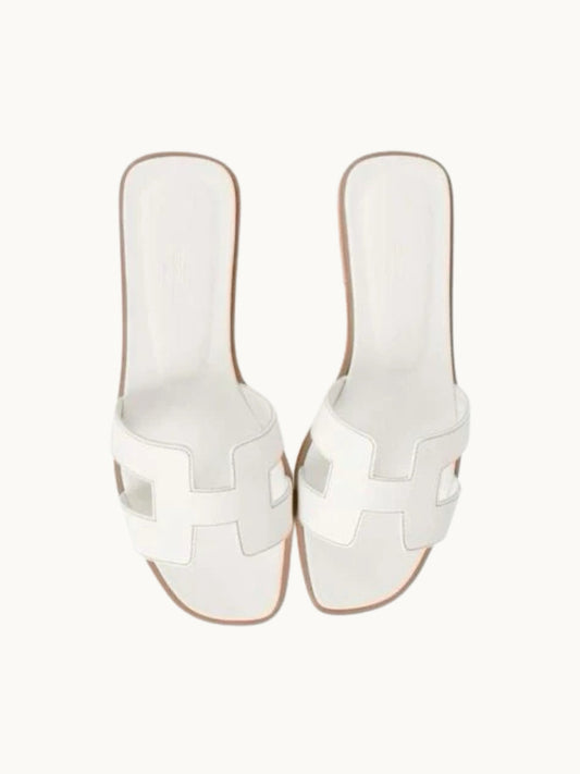 HÈR WHITE SANDALES